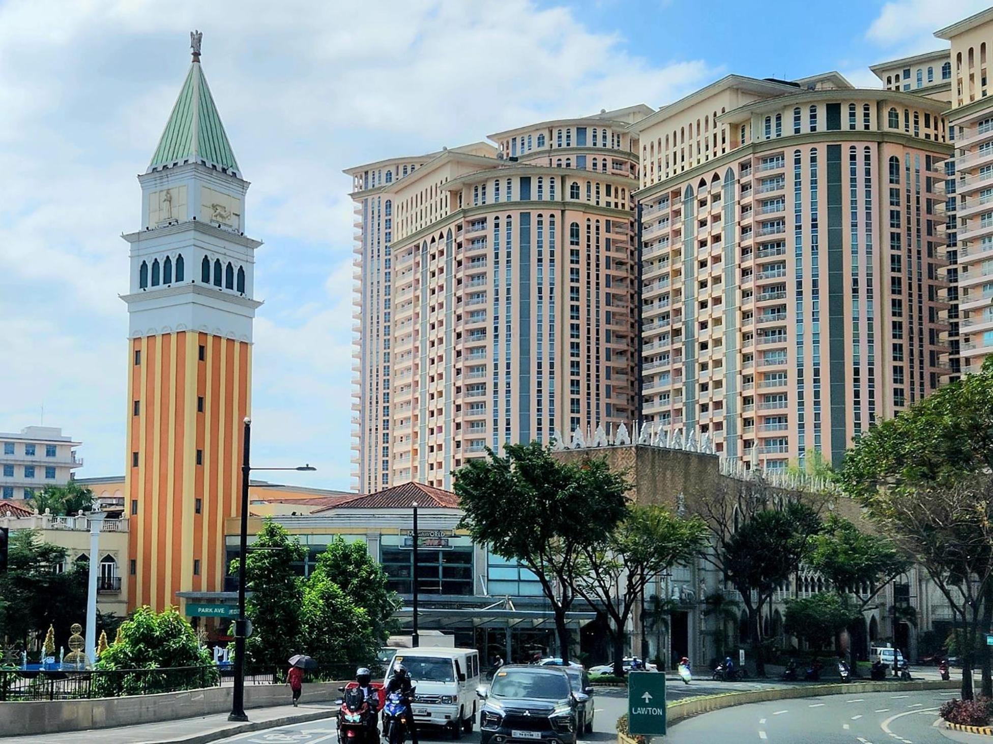 Venice Luxury: Family Suite with Mall Access and Pool Taguig Exterior photo